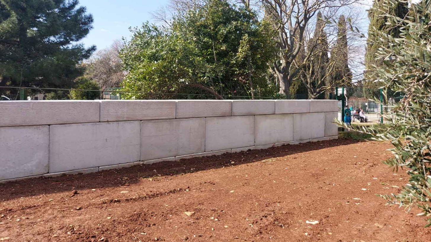 Εμπορικά Κτίρια και Κατοικίες